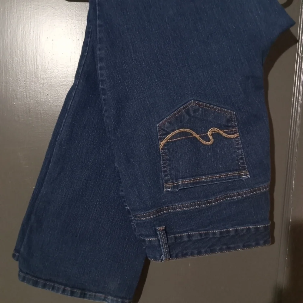 Faded glory womens blue jeans. Size 20 petite.